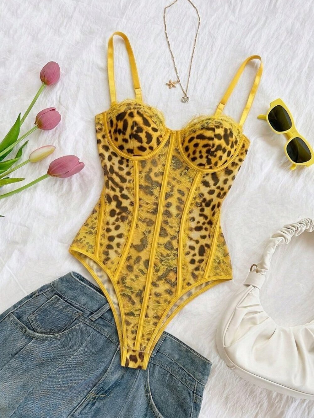 Yellow Casual Women's Leopard Print Bustier Lace Trim Camisole - Picture 4 of 7